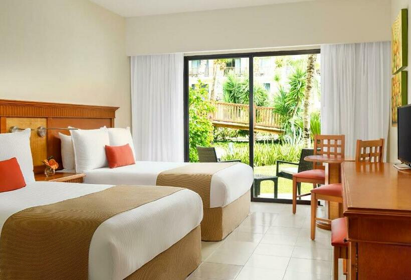 Superior Triple Room, The Reef Coco Beach