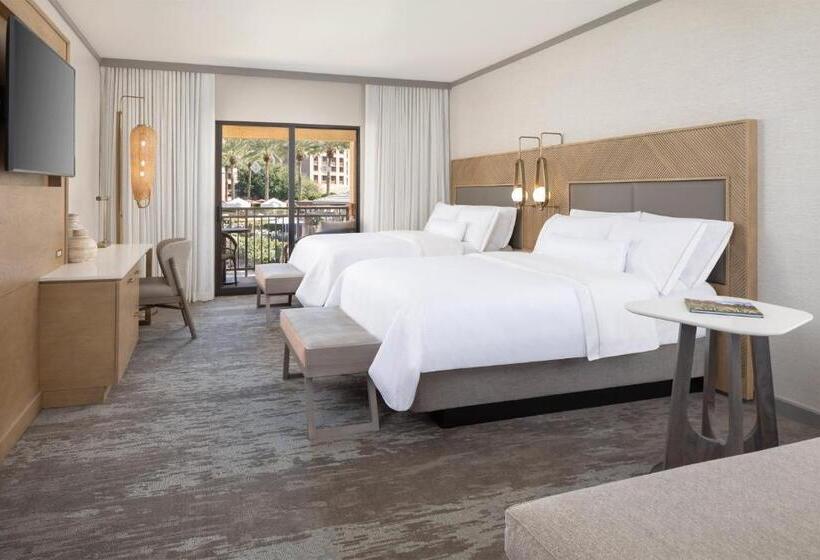 اتاق لوکس با چشم‌انداز استخر, The Westin Kierland Resort & Spa