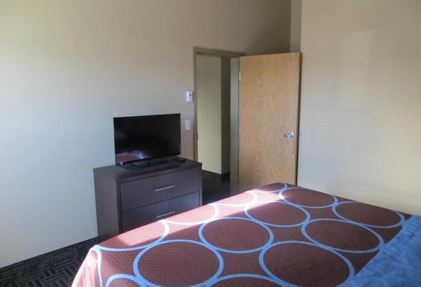استودیوی لوکس, Super 8 By Wyndham Edmonton/west
