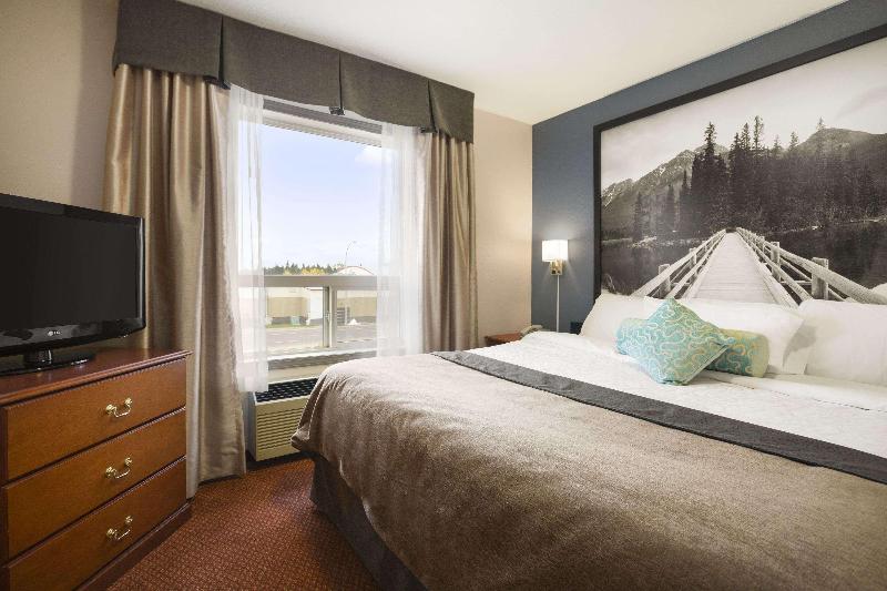 سوئیت با تخت بزرگ, Super 8 By Wyndham Whitecourt