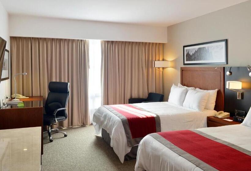 نمای استخر اتاق استاندارد چهارنفره, Radisson Poliforum Plaza Hotel Leon