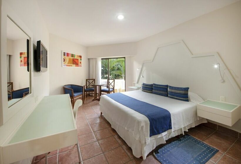 Superior Room King Size Bed, Viva Maya By Wyndham