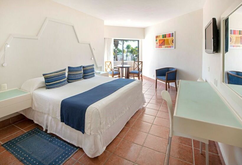 Superior Room King Size Bed, Viva Maya By Wyndham