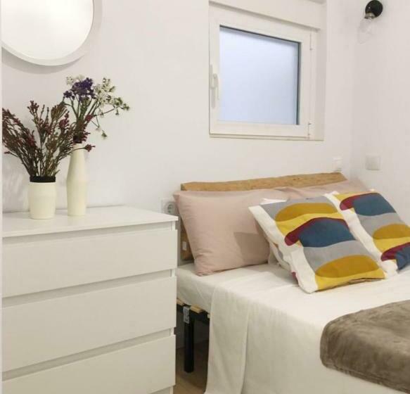 اتاق استاندارد یک نفره, Hola Hostel Alicante