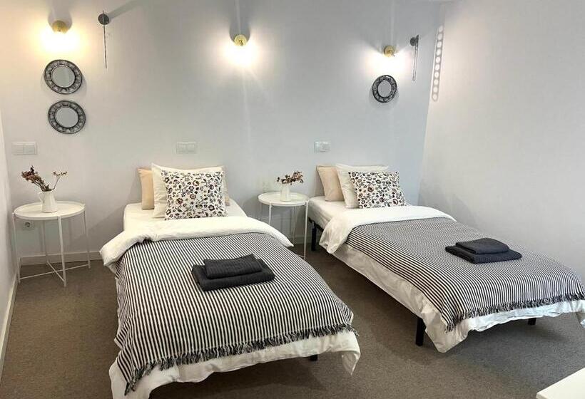 اتاق استاندارد با سرویس بهداشتی مشترک, Hola Hostel Alicante