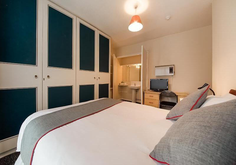 اتاق استاندارد با سرویس بهداشتی مشترک, Oyo Honeycroft Lodge
