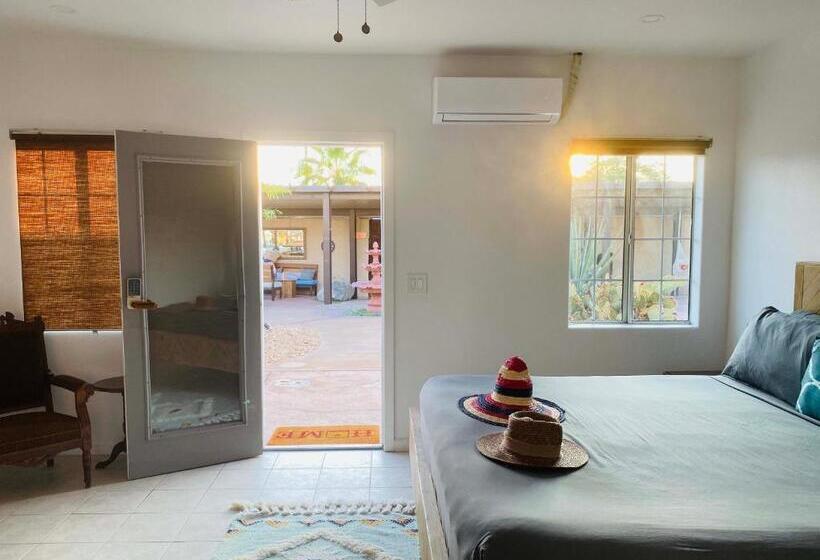 اتاق استاندارد با تخت بزرگ, Mi Kasa Hot Springs 420,adults Only, Clothing Optional