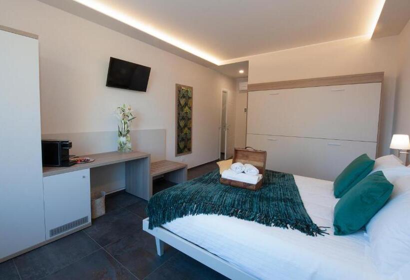 اتاق لوکس خانوادگی, Brichett Deluxe Rooms