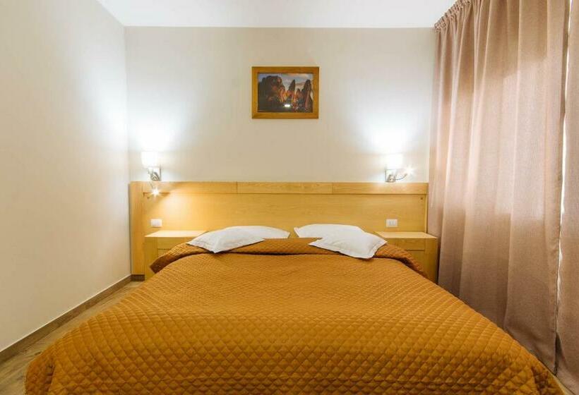 اتاق استاندارد, Comoara Rarăului