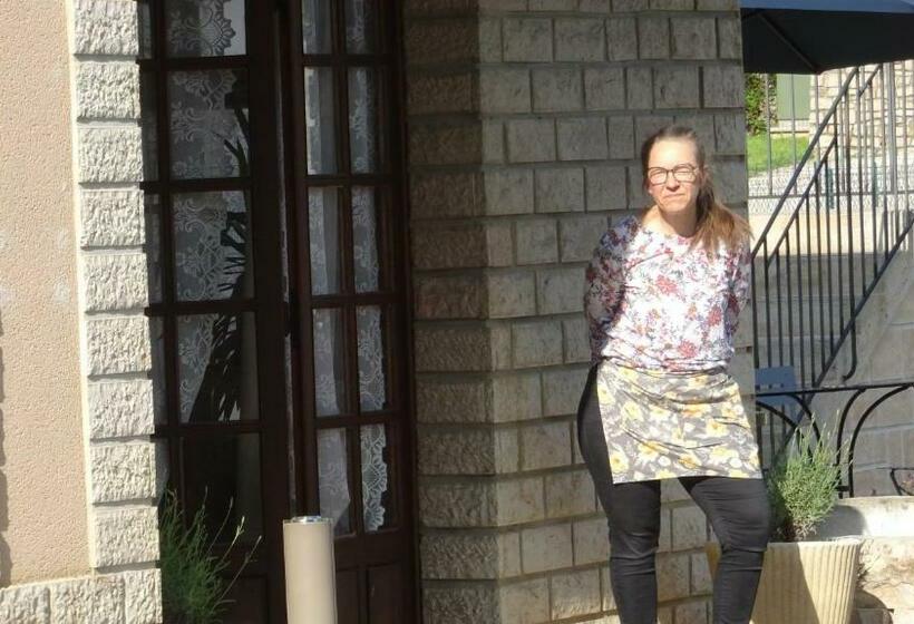 اتاق استاندارد با چشم‌انداز باغ, Au Pont De La Ginéze