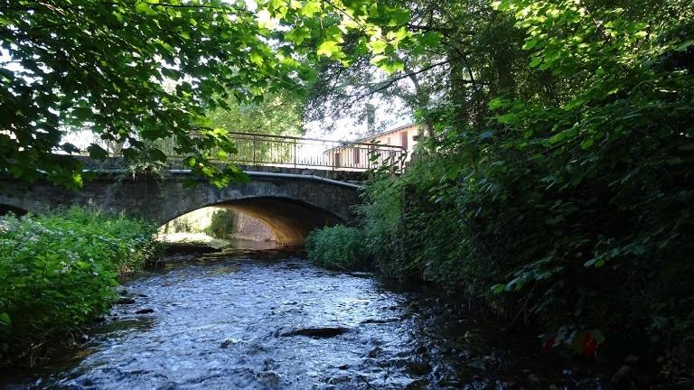اتاق استاندارد سه نفره, Au Pont De La Ginéze
