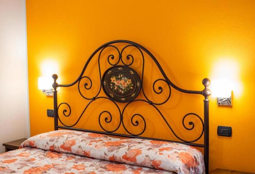 اتاق استاندارد با چشم‌انداز باغ, Agriturismo Is Cortillaris