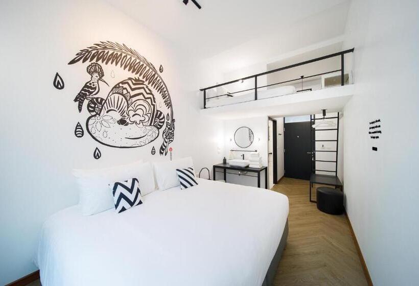 اتاق لوکس سه تخته, Blu Monkey Hub & Hotel Ranong
