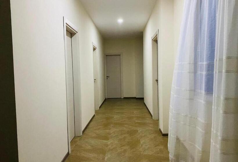 اتاق کلاسیک چهارنفره, Kobuleti 728