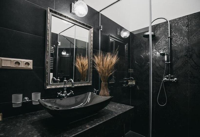 اتاق سوپریور, Room42   Suites & Apartments