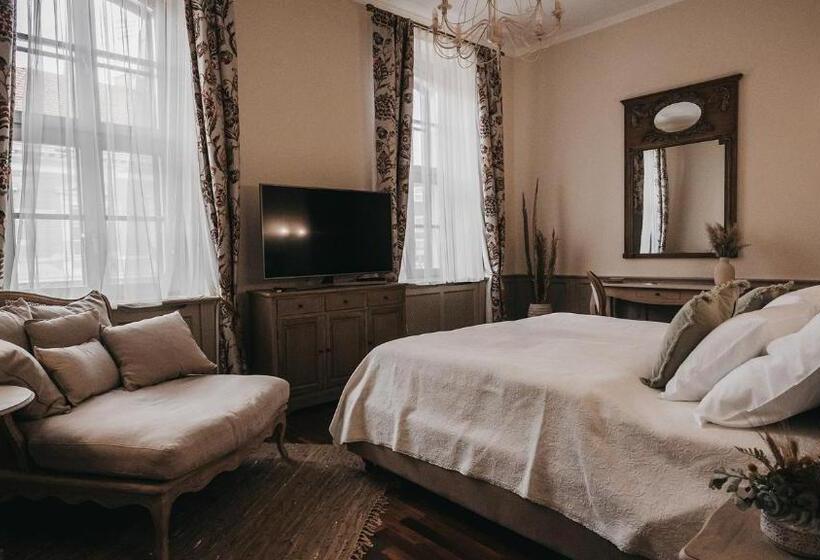 اتاق سوپریور, Room42   Suites & Apartments