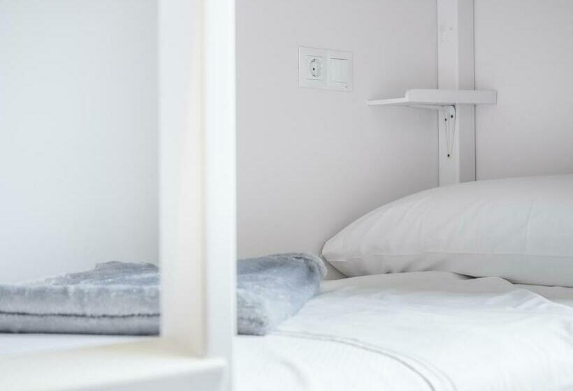 تختخواب در اتاق مشترک, El Hostel & Co