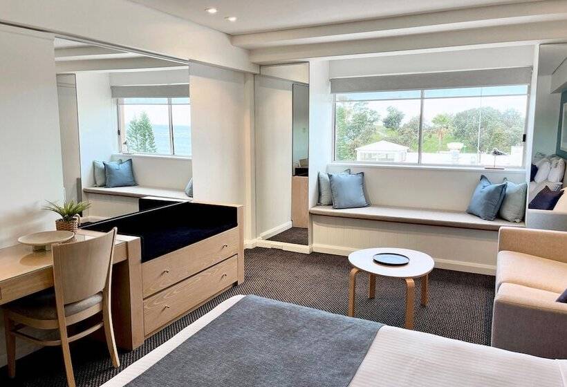 Deluxe Studio, Coogee Sands