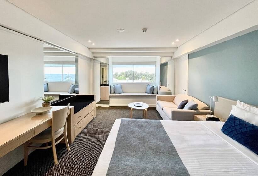 Deluxe Studio, Coogee Sands