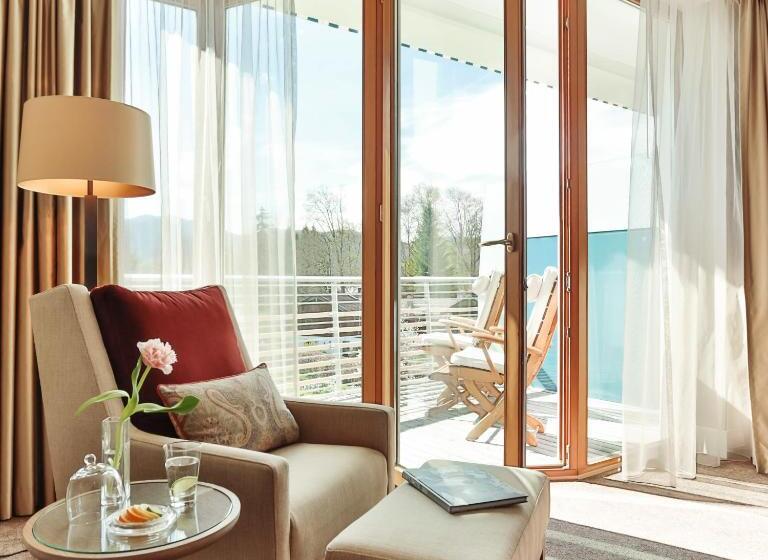 اتاق لوکس با چشم‌انداز, Althoff Seehotel überfahrt