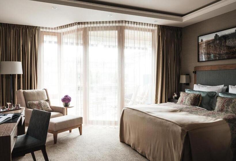 اتاق استاندارد با چشم‌انداز دریاچه, Althoff Seehotel überfahrt