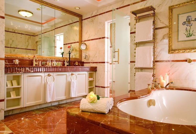 اتاق استاندارد با چشم‌انداز دریاچه, Althoff Seehotel überfahrt