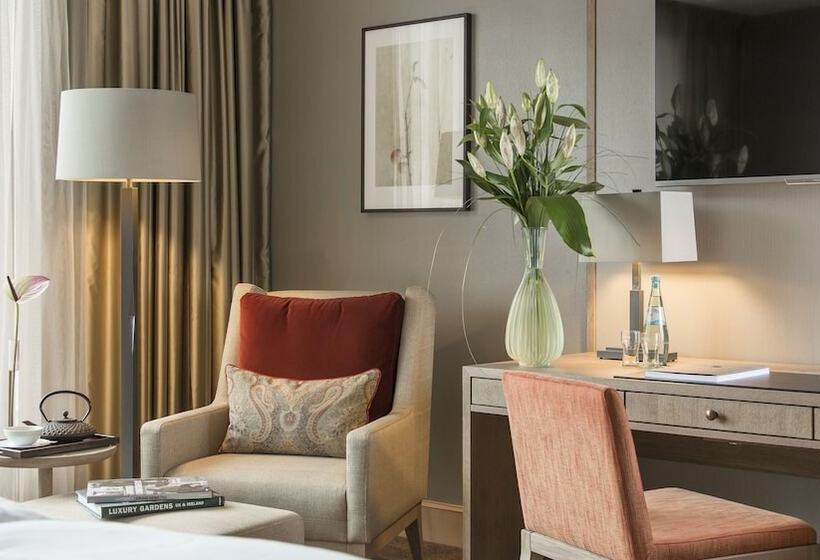 اتاق لوکس با چشم‌انداز دریاچه, Althoff Seehotel überfahrt