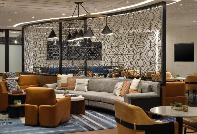 اتاق سوپریور با تخت بزرگ, Austin Marriott South