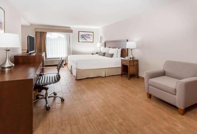 سوییت, Baymont Inn And Suites Lazaro Cardenas