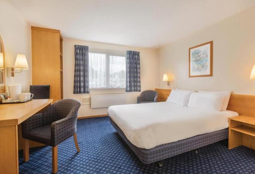 اتاق استاندارد برای معلولان, Days Inn Magor