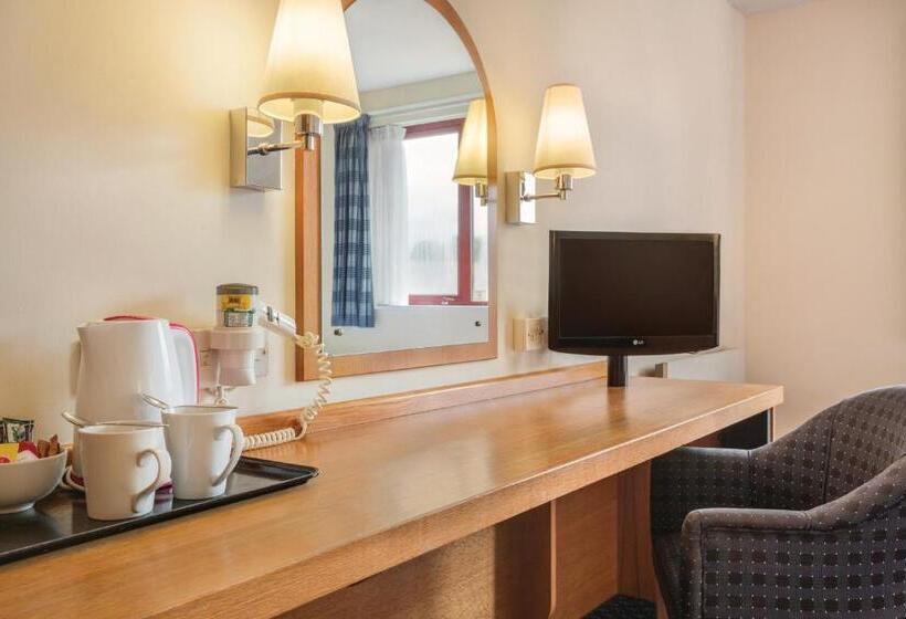 اتاق استاندارد, Days Inn Magor