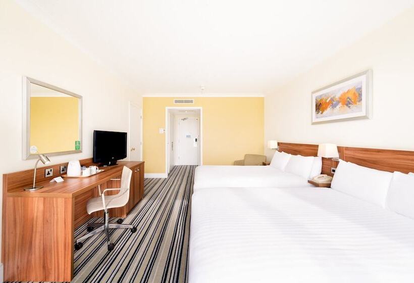 اتاق استاندارد با 2 تخت دوبل, Holiday Inn Leeds Brighouse