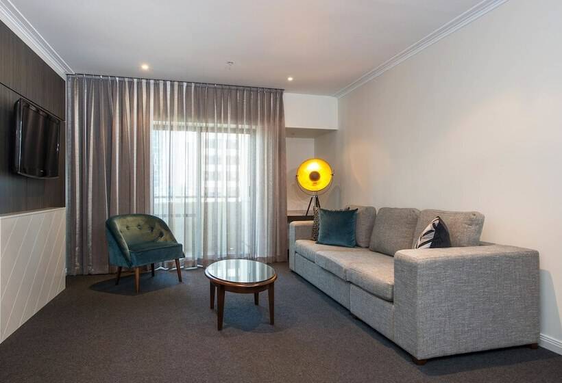 1 Bedroom Apartment, Mantra On Russell Melbourne