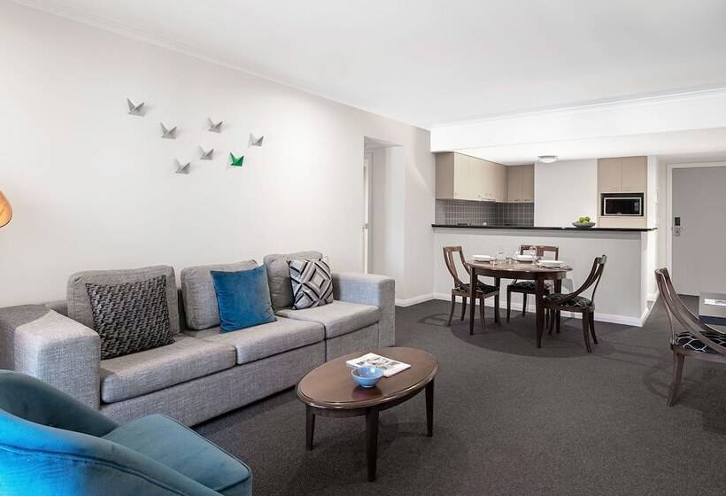 1 Bedroom Apartment, Mantra On Russell Melbourne