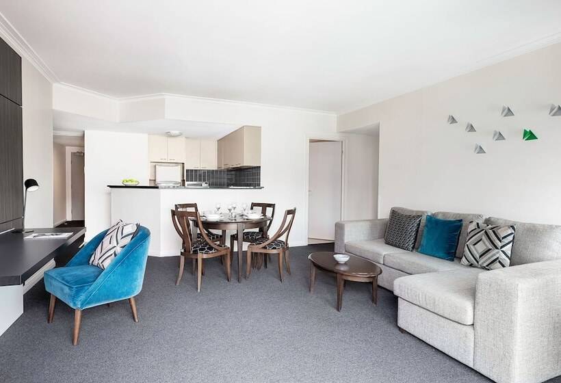 2 Bedroom Apartment, Mantra On Russell Melbourne