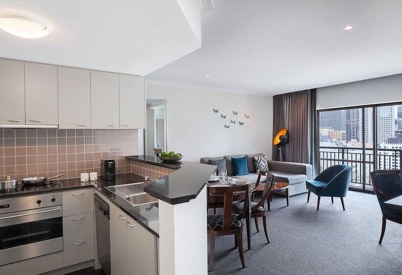 2 Bedroom Premium Apartment, Mantra On Russell