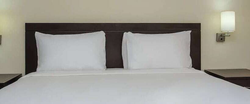 اتاق استاندارد سه نفره, NH Coatzacoalcos