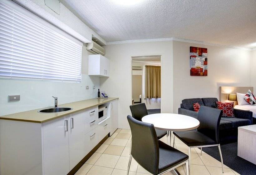 استودیو خانوادگی, Quality Hotel City Centre