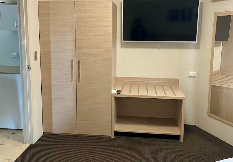 استودیو خانوادگی, Quality Hotel City Centre