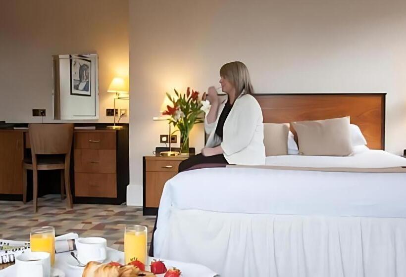 سوئیت با تخت بزرگ, Staindrop Lodge ,sheffield, Trademark Collection By Wyndham