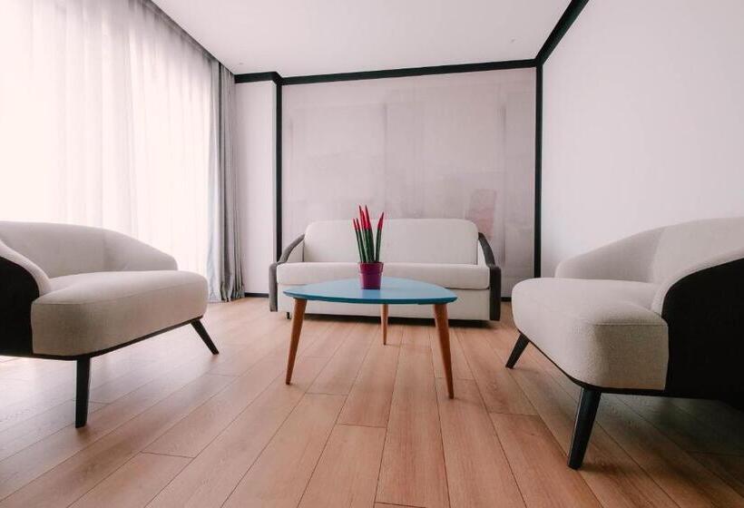 سوییت جونیور, Amara Hotel & Spa