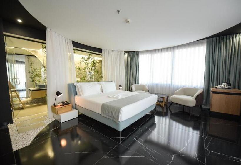 Deluxe Suite Sea View, Amara Hotel & Spa