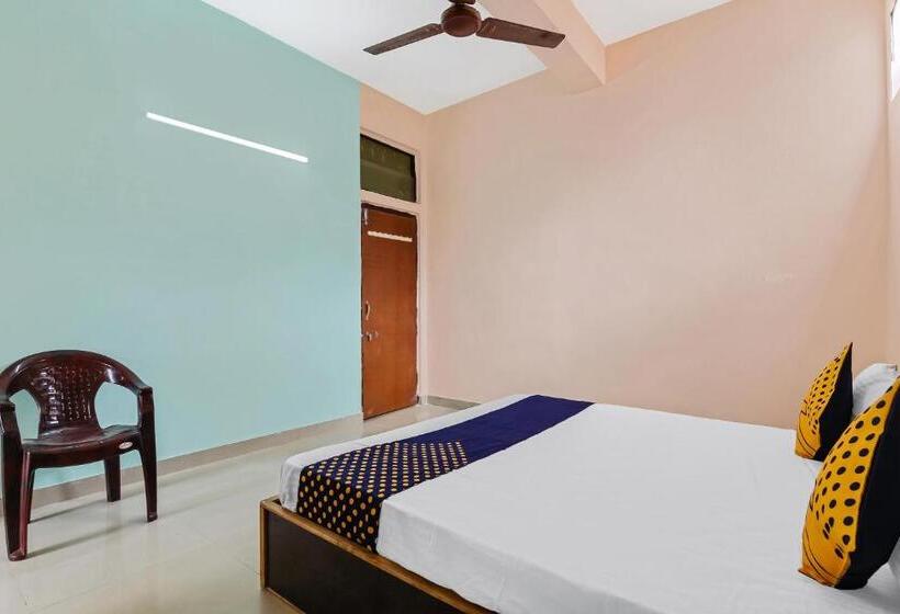 اتاق استاندارد, Spot On 61415 Sitara Grand Lodge