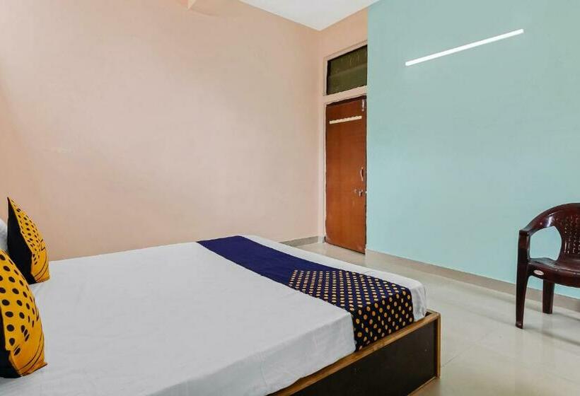 اتاق استاندارد, Spot On 61415 Sitara Grand Lodge