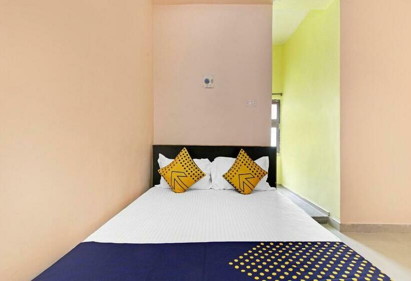 اتاق استاندارد, Spot On 61415 Sitara Grand Lodge