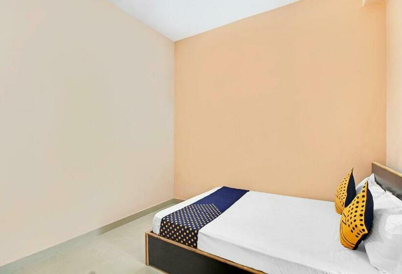اتاق استاندارد, Spot On 61415 Sitara Grand Lodge