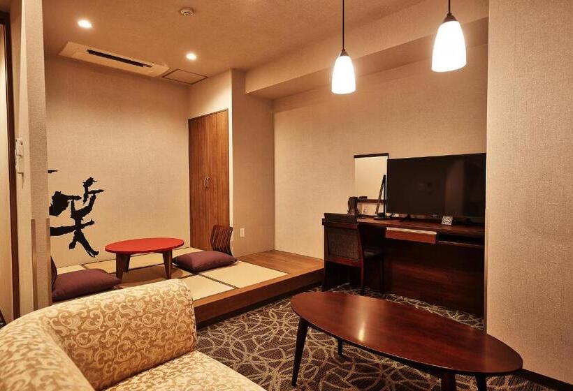 اتاق لوکس, Ys Inn Naha Orokuekimae
