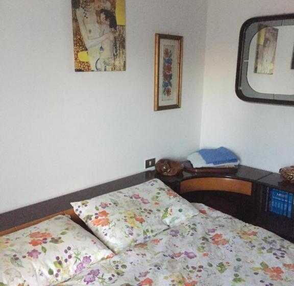 اتاق استاندارد با سرویس بهداشتی مشترک, Casa Arcobaleno