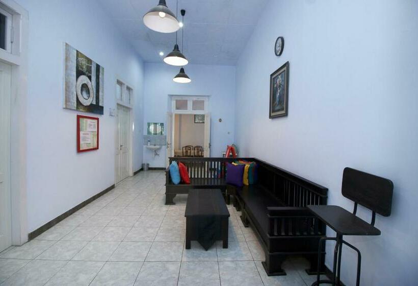 اتاق استاندارد, Reddoorz Near Stasiun Lawang