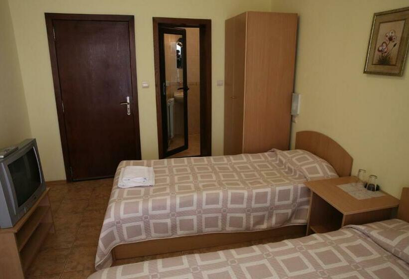 اتاق استاندارد, Family Hotel Papi